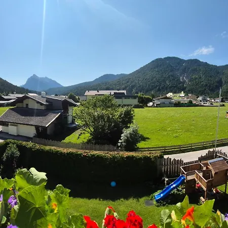 Michael דירה שארניץ